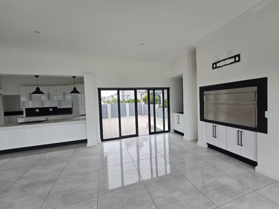 4 Bedroom Property for Sale in Kingswood Golf Estate Western Cape
